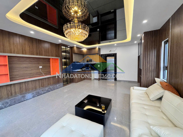 Giảm 500 triệu.nhà xây mới, ở ngay, chân ga metro cầu diễn,không quy hoạch,thang máy,oto,dt:40mx6t,7.4ty