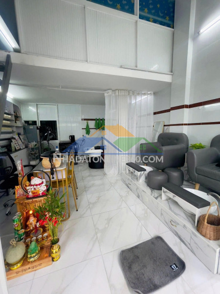Sang nhượng tiệm nail - gội đang hoạt động ổn định – quận tân phú