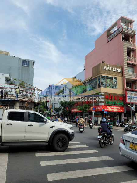 Bán nhà 2 mt đẹp đường 41, quận 4 – sát chợ, thuận lợi kinh doanh – sổ sẵn
