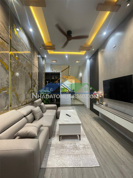 Nhà 3 tầng mặt tiền cao thắng, đường ông ích khiêm kinh doanh đẹp, cách biển 200m, nở hậu, chỉ hơn 4 tỷ.