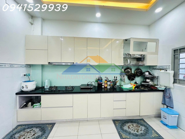 Hẻm oto 5m gân chợ đầu mối thủ đức nhà đẹp 5ty