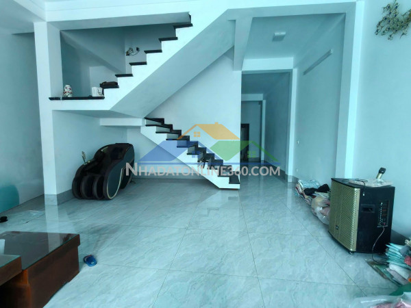 Ô tô vào tận cửa, nhà 3t, 4n, 117m2, mt5m, tiên dương, đông anh, 7.65 tỷ.