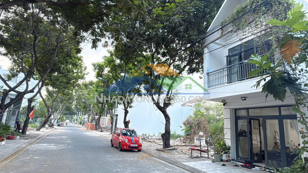 Bàn nhà đẹp tại nam nha trang "khu tái định cư đất lành"...
