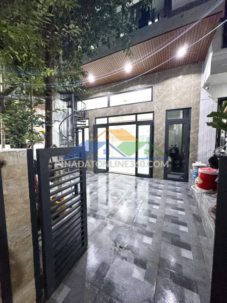 Bán nhà q10 cách mạng tháng 8 ngang 6m 4 tầng 95m2: 8,9 tỷ. trí 0967638168