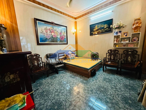 Bán nhà lê thanh nghị, 32m2, 5 tầng, mặt tiền 6.8m, 16 tỉ, vỉa hè, kinh doanh đỉnh