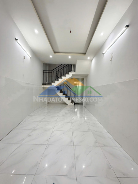 Nhà mới 5 tầng hẻm vip đường âu dương lân p2q8 cũ (p. chánh hưng). giá 8,3 tỷ tl
