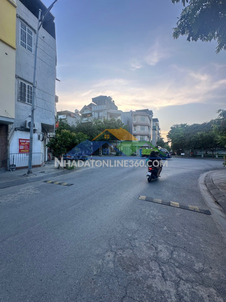 Bán đất việt hưng 55m2- mt 5m-  vỉa hè, ô tô tránh đỗ, kinh...
