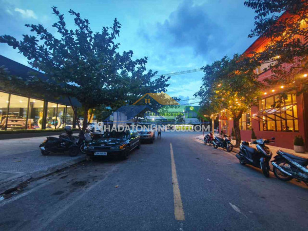 Bán đất phạm hùng, 6.900m2, giá 180 tỷ, góc 3 mặt tiền hòa xuân đà nẵng