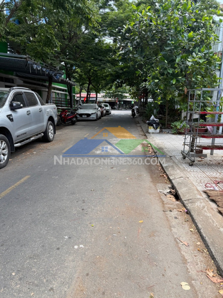 Bán nhà góc 2 mặt tiền lê thị tính, 182m2, giá 12.5 tỷ, đang cho thuê 40 triệu/tháng