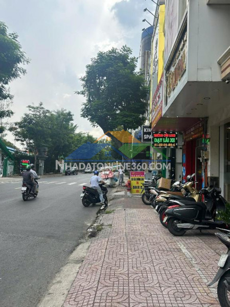 Gần big c  long biên 55m2, 5 tầng kinh doanh đa ngành, ngõ to ô tô tránh nhau, vỉa hè đỗ xe thoải mái chỉ 13.x tỷ.