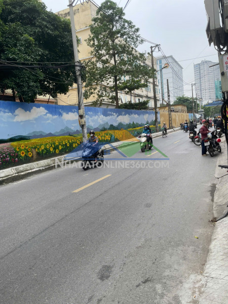 Chính chủ cần cho thuê nhà 3 tầng ở số 42b ngõ núi trúc, ba đình, hà nội