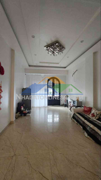 Bán nhà 5 tầng có thang máy - phố đi bộ thế lữ
