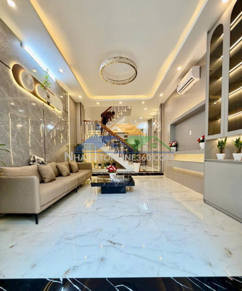 Nhà cạnh chợ phú xuân, 4x14m, 3 tầng, hơn 5.5 tỷ tí