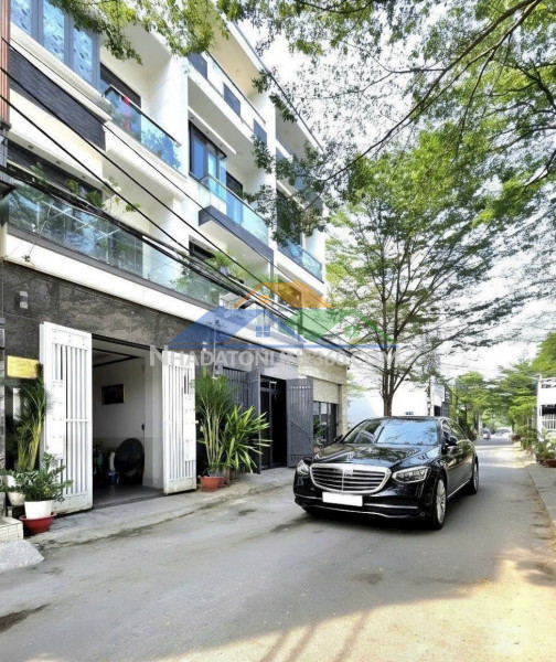Khu cán bộ ở, ngay đào tông nguyên, xe hơi trong nhà, 6.85 tỷ
