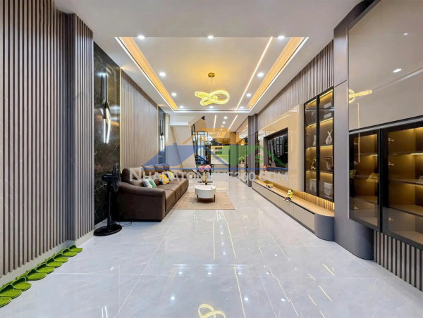 Mặt tiền kinh doanh cạnh chuyên dùng 9, 4.1x29m, cạnh phú mỹ hưng