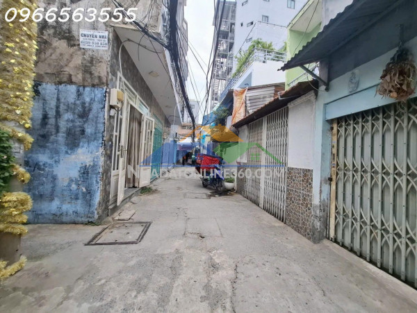 Bán nhà sổ riêng hẻm 793 trần xuân soạn quận 7, ngang 4.6m , 2 tầng , giá 2 tỷ tl