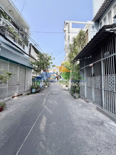 Bán nhà 4 tầng gần mặt tiền phạm thế hiển- p.4 q.8 - 50m2- 4pn -nhỉnh 6 tỷ - lh 0784968131