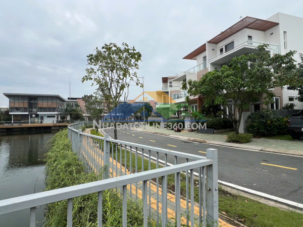Biệt thự 3 mặt tiền view hồ 3 tầng khu đô thị dragon village
