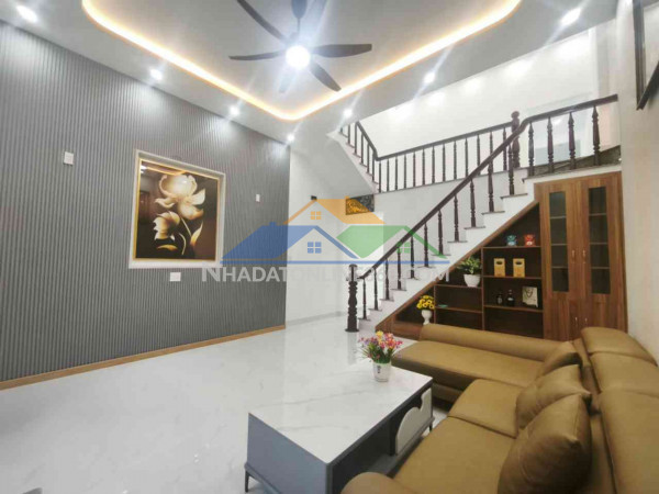 Bán nhà đống công tường, hòa xuân 100m², 2 tầng, 4pn, giá 5,49 tỷ
