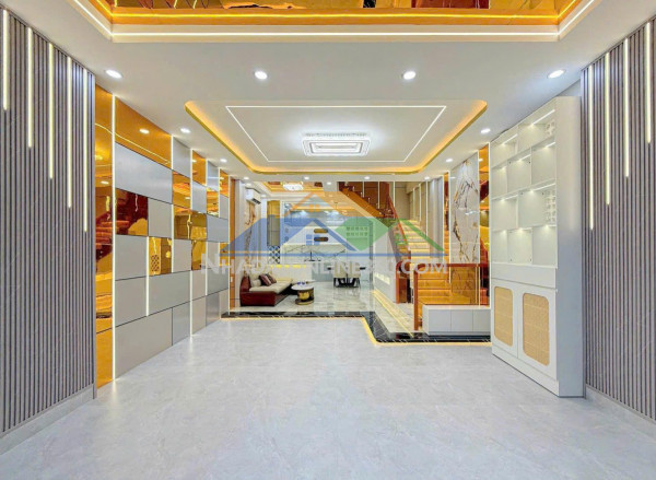 Nhà hẻm xe hơi gần vincom, xe hơi đậu trong nhà, 5x12m, hơn 9.5 tỷ