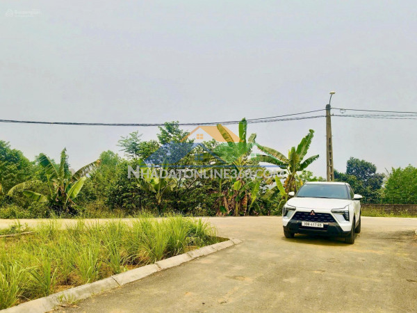 Bán toàn bộ hoặc 1/2 đất đẹp mặt hồ to đẹp 600m2 có 400m2...