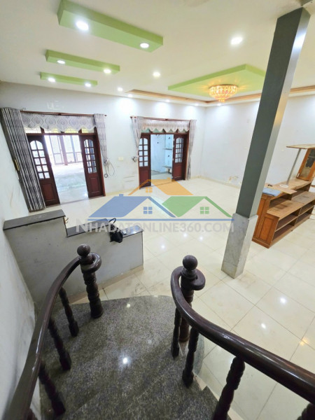 Bán nhà  đường số 13, long bình, q.9, tp hcm. dt 211m2, 3 tầng, shr,...