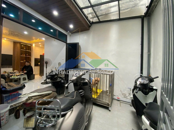Bán đất 56m2  mt 6,8m  đống đa giá 206 tr/m2  ngõ thông phong , logoc 3 mặt thoáng
