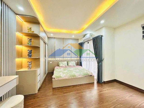 Nhà đẹp 7 tầng thang máy  thái thịnh, đống đa - 40 m2 - mt 5,5 m - 15,2 tỷ