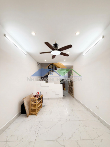 Chính chủ cho thuê nhà 5 tầng,7 ngủ,4 vệ sinh, đủ đồ cơ bản ngõ thịnh quang,đống đa