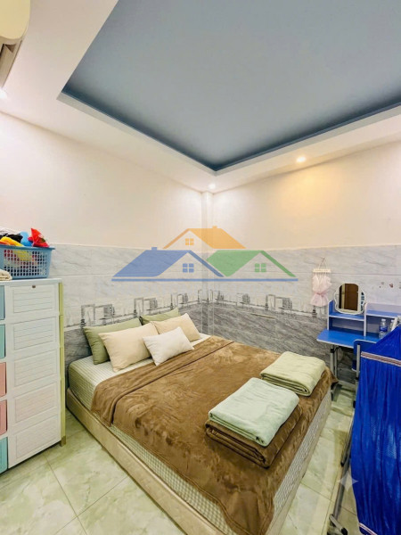 ♪  gần nguyễn hoàng nguyễn v linh, 4 tầng đúc, 4pn khép kín, sân thượng, hơn 3 tỷ