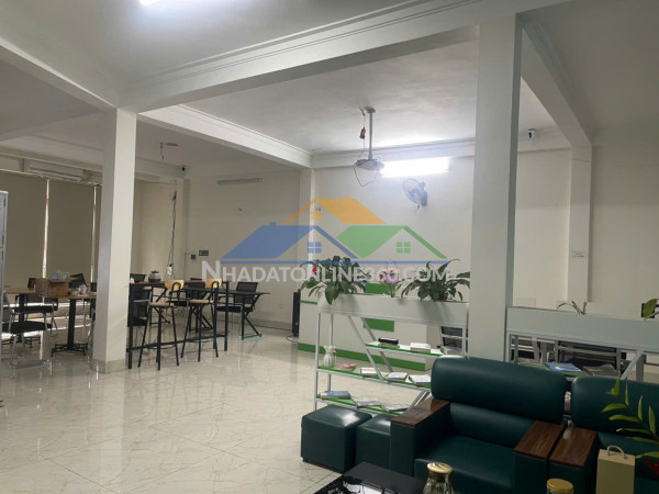 Cho thuê văn phòng 120m²- full nội thất ,ngăn chia phòng riêng số...