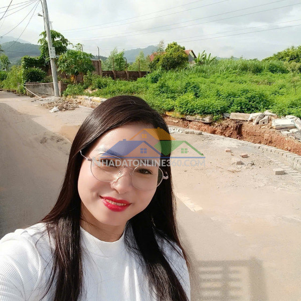 Lô góc 2 măt tiền diện tích 111 m fun thổ cư pháp lý chuẩn -vị chí lô đất cực thoáng  mát ,đất nằm  mặt đường chục chính kinh doanh ,đang chuẩn bị giải nhựa áp