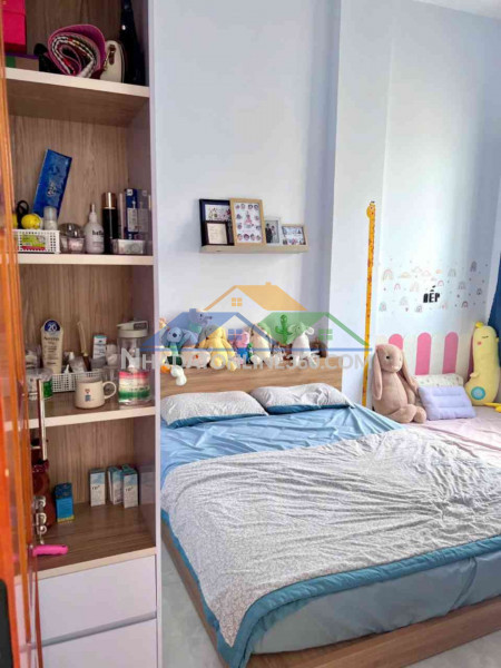 Bán nhà 2 tầng đường phạm nhữ tăng, 50m², giá 4.5 tỷ, full nội thất, sát đường chính