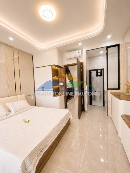 Nhà đẹp gò vấp - sát đại học công nghiệp