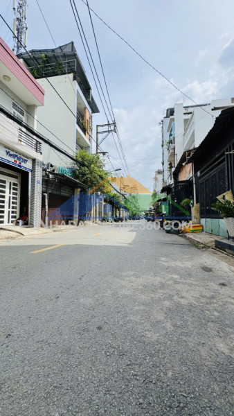 Gấp bán nhà mặt tiền kd  đ số 11 bhh gần aeon tân phú gần...
