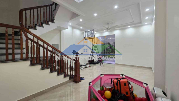 Bán nhà 4 tầng thang máy - khu đường vòng cầu niệm