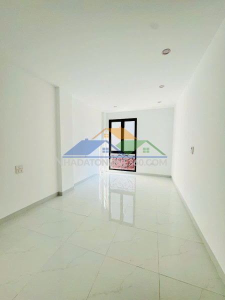 Nhỉnh 5 tỷ - bán gấp nhà trịnh văn bô- 33m² x 5t - 10m ra ô tô