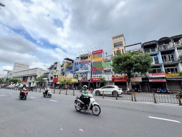 Bán nhà 2 măt tiền kd đ.lý thái tổ, quận 3 - đối diện nhà...