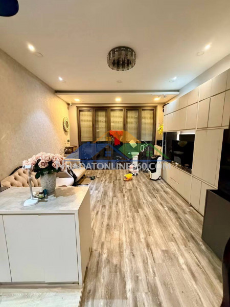 Bán nhà phố trần hưng đạo, 40m2, 5 tầng, mặt tiền gần 4m, 19.8 tỉ, nhà đẹp ở luôn, ô tô tránh