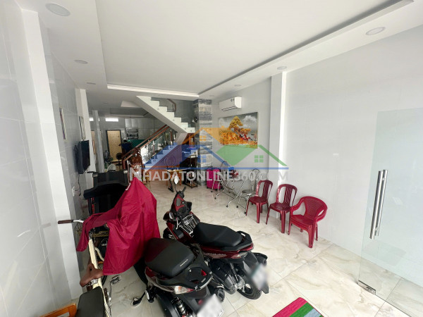 Nhà bán mặt tiền nội bộ đường số 3 khu vip bông sao p5q8
