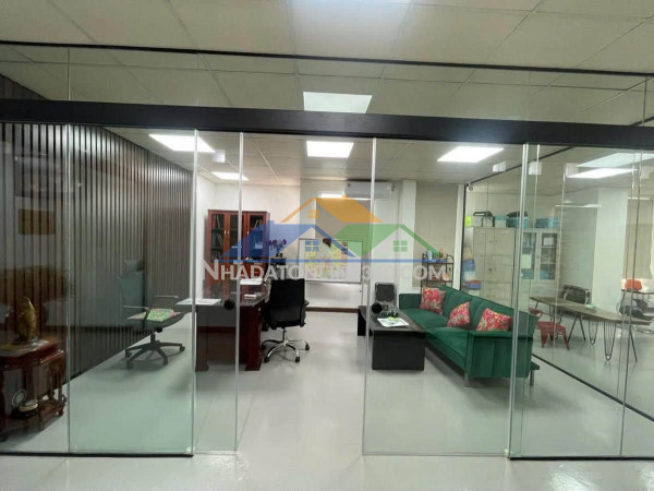 Long biên – tòa nhà 8 tầng thang máy – 133m² – mt 6m – ô tô tránh – 241tr/m²
