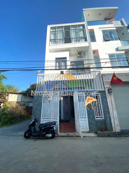 Hot hot –cần bán nhà 3 tầng  mặt tiền hẻm 102 nguyễn tất thành, p.tân an, tp.buôn ma thuột,  đắk lắk