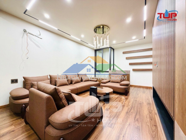 Bán nhà 3 tầng lạch tray - khu trung tâm sầm uất