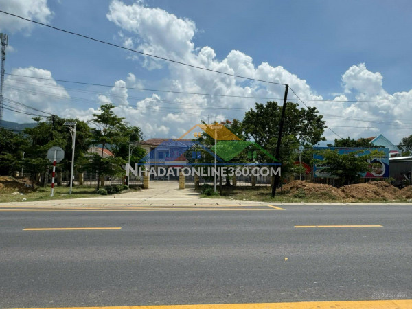 Bán 1,4 ha đất mtsát ubnd x.ninh tây có 3000m2 thổ cư- thu về 300tỷ từ 50 căn vila
