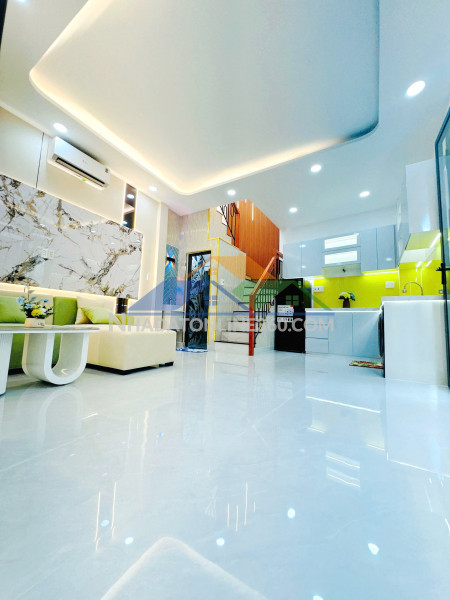 Nhà mới 36m2 ngang khủng 7.6m vài bước ra mặt tiền hưng phú p9q8