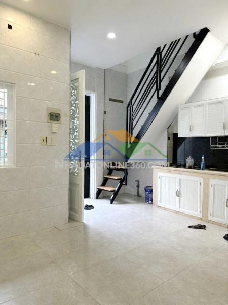 Nhà 2 lầu vài bước ra mặt tiền hưng phú p9q8 (p.chánh hưng)