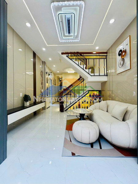 Căn góc 3 tầng hẻm 154 âu dương lân p3q8. giá 5,68 tỷ tl