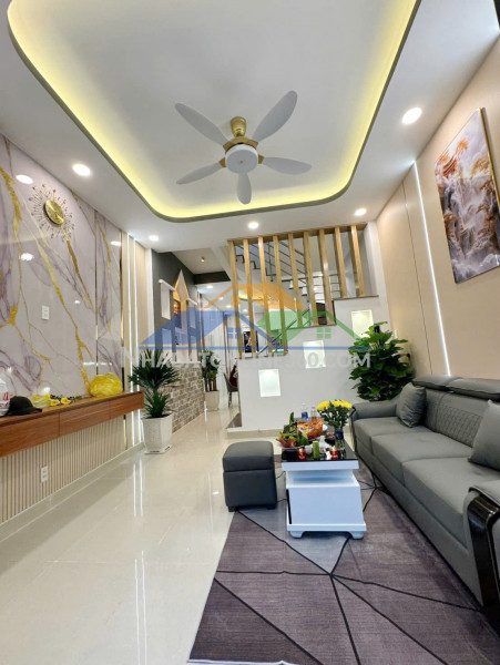 Nhà 4 tầng hẻm 3,5m đường âu dương lân p. chánh hưng( p3q8 cũ). giá 7,5 tỷ tl