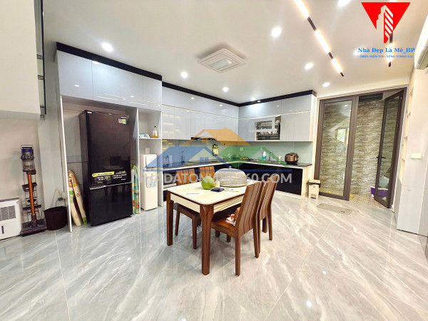 Bán nhà xây mới kính koong miếu hai xã – tuyến 2 hồ sen