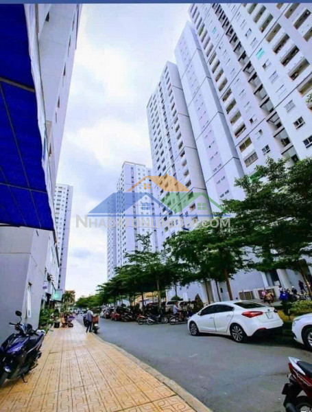 Bán căn hộ 2pn tại phường bình đông, đã có hổ hồng. giá full 1,450 bank hỗ trợ 1,1ty.